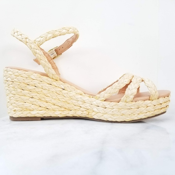 SOLD!! SOLD!! Sandal Straw Braid Jute Wedge Heel - Picture 4 of 8